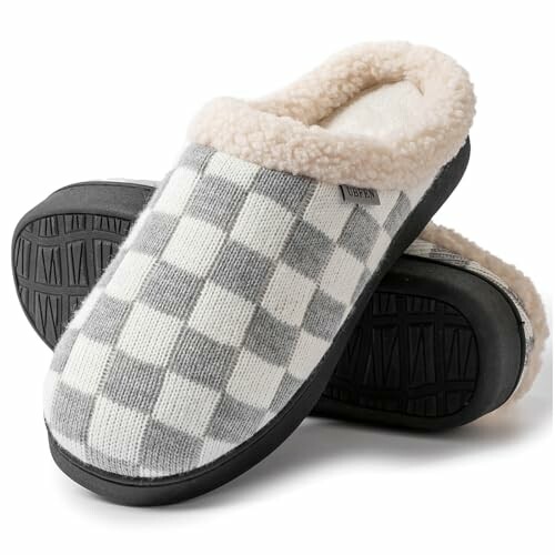 Pair of checkered slippers with plush lining