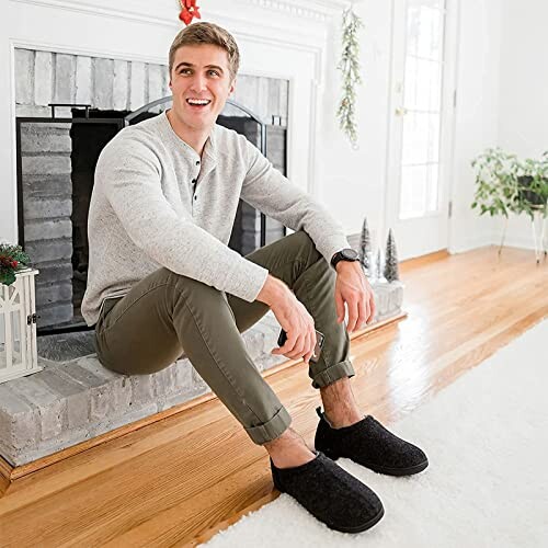 Snug Leaves Men's Faux Wool Slippers